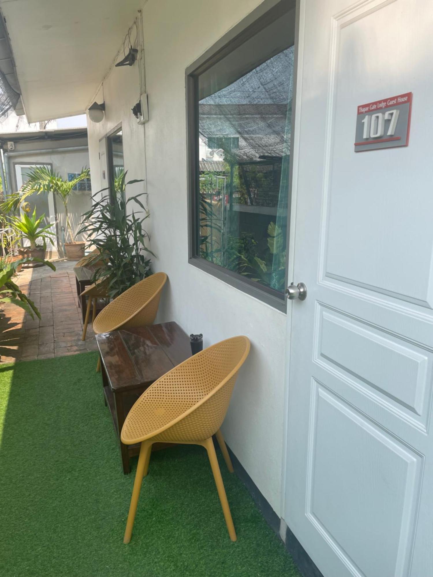 Thapae Gate Lodge Chiang Mai Rum bild